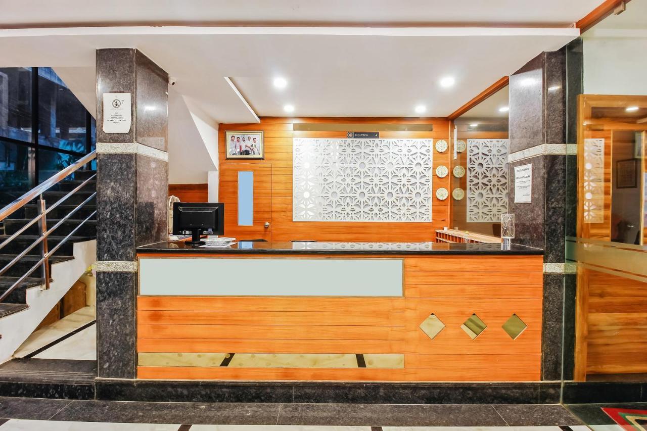 Oyo 29131 Hotel Mn Grand Shamshabad Exterior foto