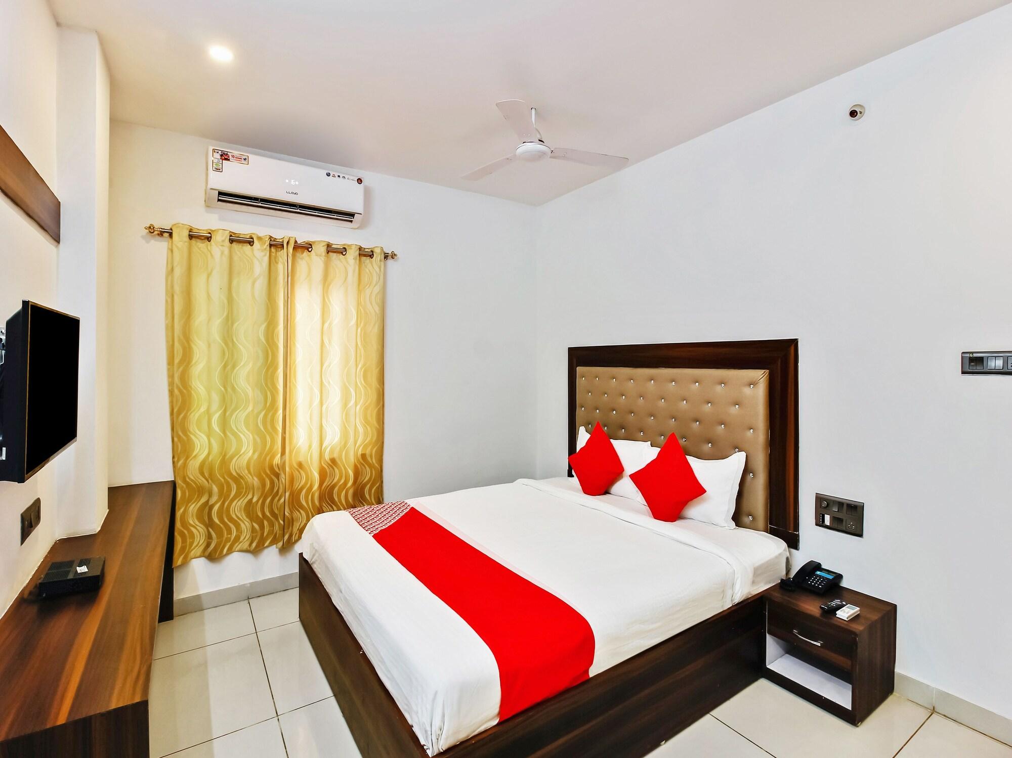 Oyo 29131 Hotel Mn Grand Shamshabad Exterior foto
