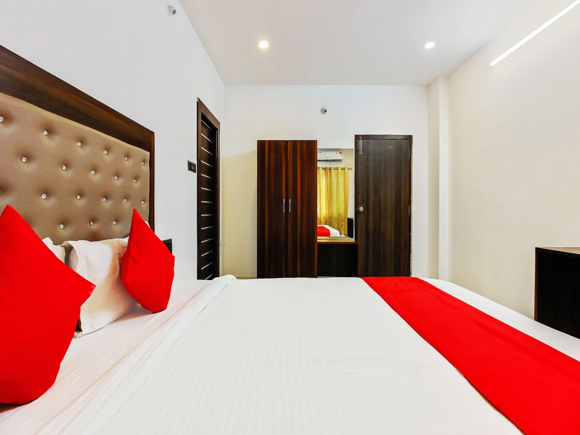 Oyo 29131 Hotel Mn Grand Shamshabad Exterior foto